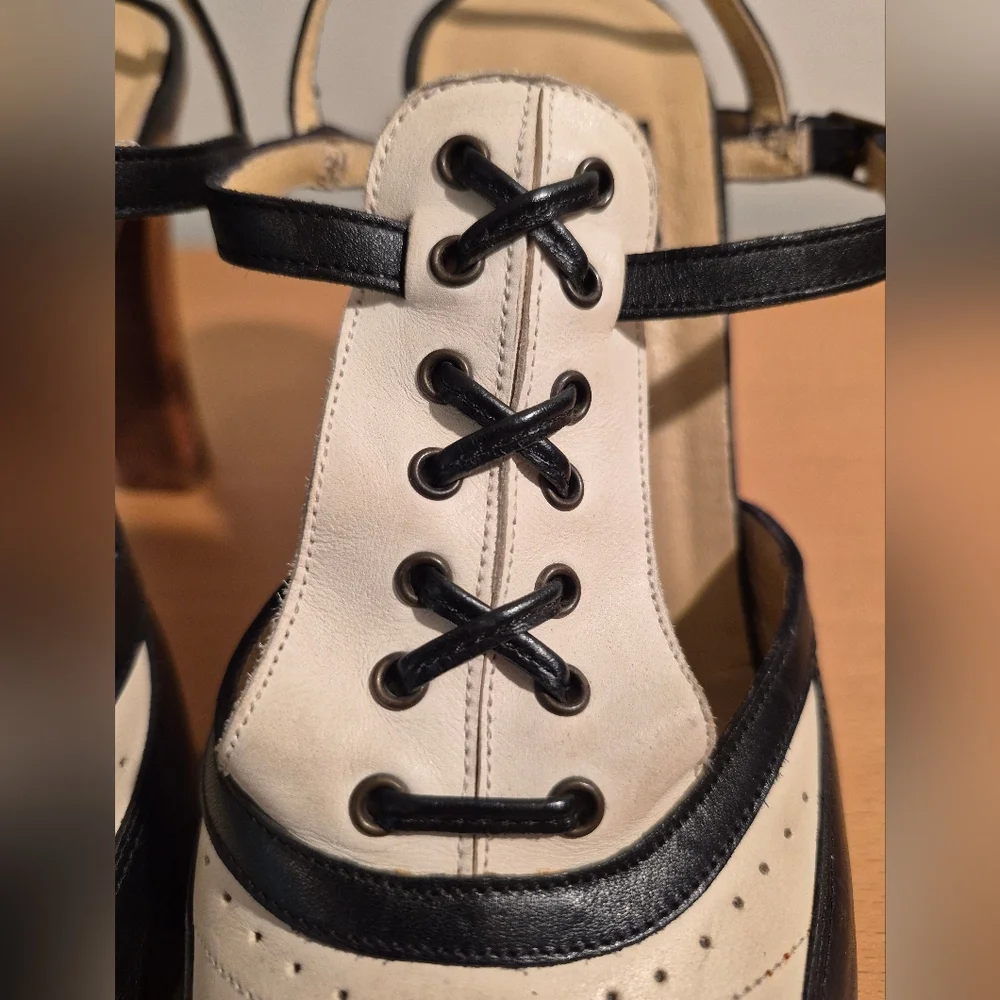 Gianfranco Ferre heels - Picture 3 of 8